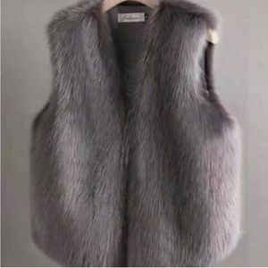 Callie - Grey Faux Fur crop vest NWOT!